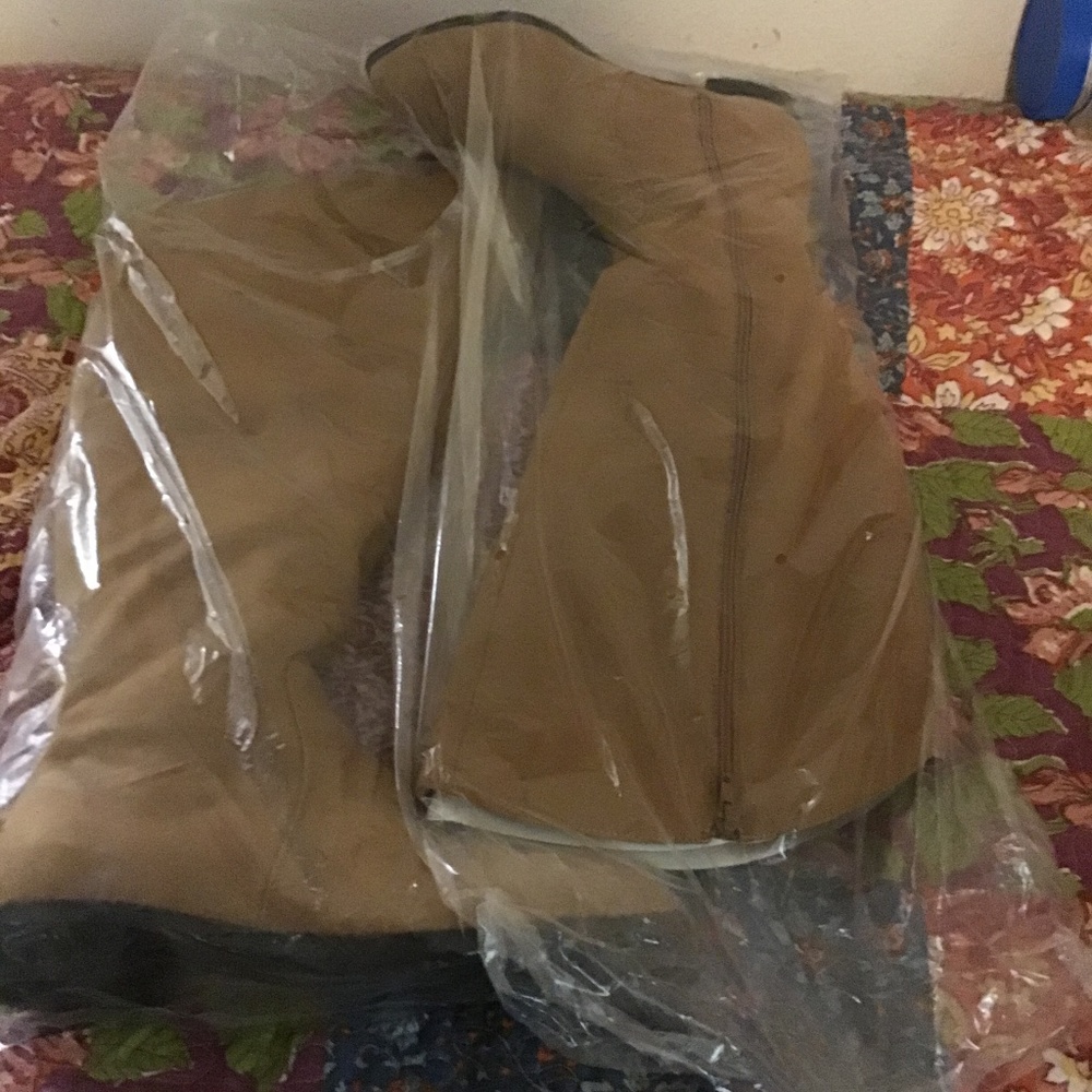New without tags Boots